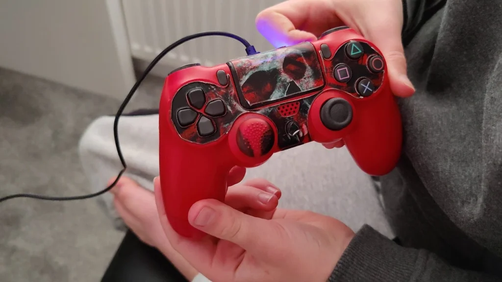 How to connect a ps4 controller to a Chromebook